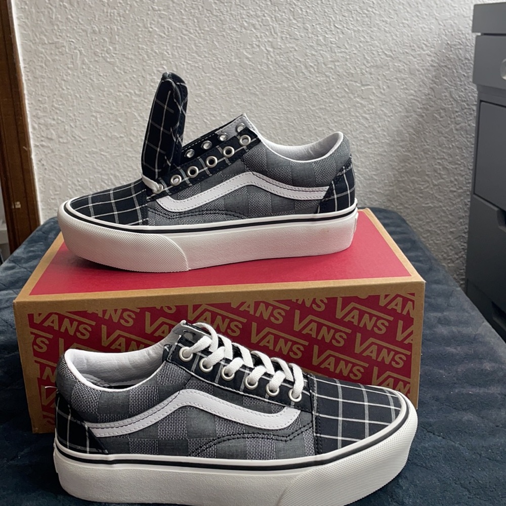 Vans women’s Old Skool platform plaid NWB - Picture 1 of 6